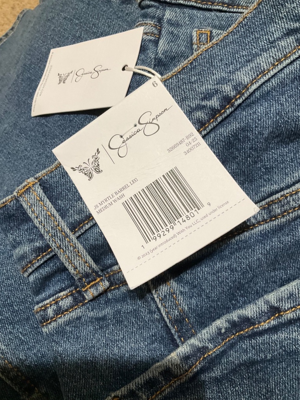 Jessica Simpson Women's and Women's Plus Myrtle Barrel Leg Jeans, Sizes 6, 10 - Picture 8 of 8